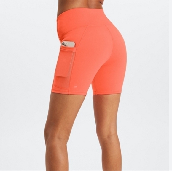 Fabletics On the go powerhold shorts - Picture 3 of 8